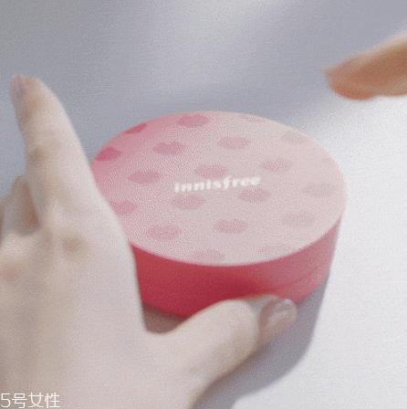悦诗风吟粉色限量气垫霜多少钱？粉漾气垫之恋