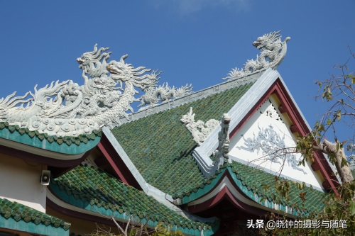 越南山茶半岛距岘港13公里,有山有海有寺庙,还有一尊超大观音像