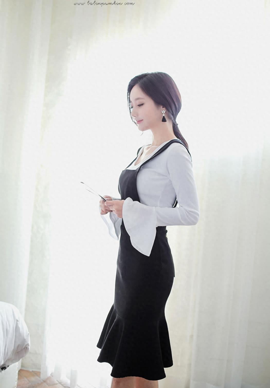 孙允珠:黑色人鱼裙摆美式背带衣裙