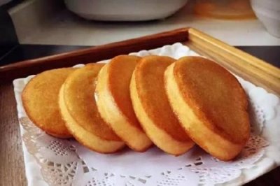 ​软炸馒头片，先挂鸡蛋就错了，难怪不好吃，大厨：这样做才对