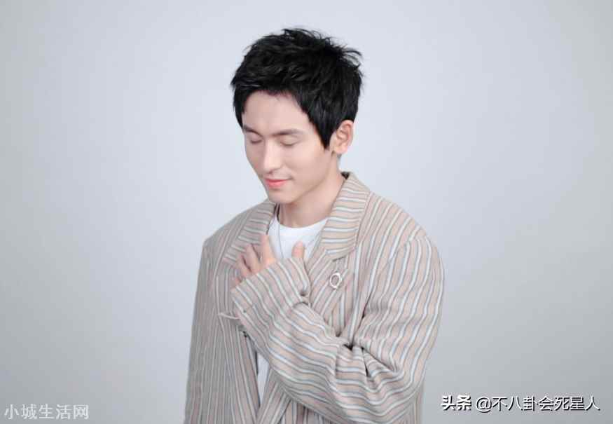 晒日本旅游照给祖国庆生(张哲瀚被扒国庆节在日本发文)-图23 晒日本旅游照给祖国庆生(张哲瀚被扒国庆节在日本发文)-图23