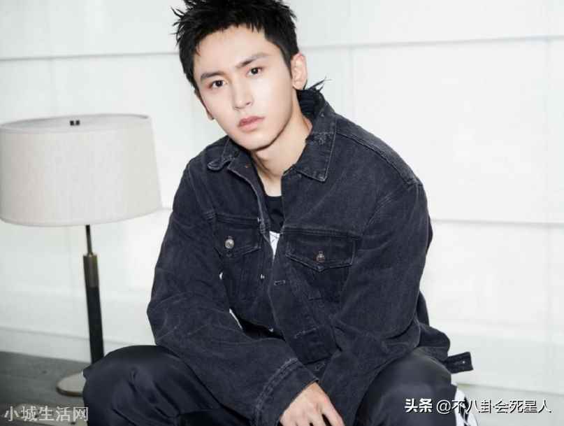 晒日本旅游照给祖国庆生(张哲瀚被扒国庆节在日本发文)-图21 晒日本旅游照给祖国庆生(张哲瀚被扒国庆节在日本发文)-图21