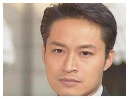 当年马景涛还不是咆哮教主，颇有点翩翩公子风范