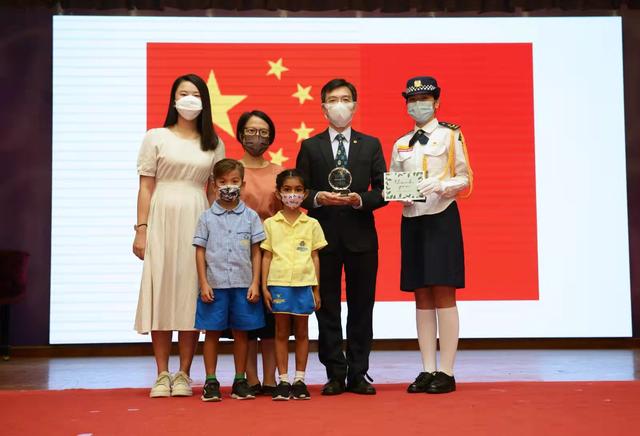 香港学校回归升旗(香江来信升挂国旗举行升旗典礼)(9)