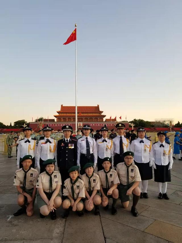 香港学校回归升旗(香江来信升挂国旗举行升旗典礼)(8)