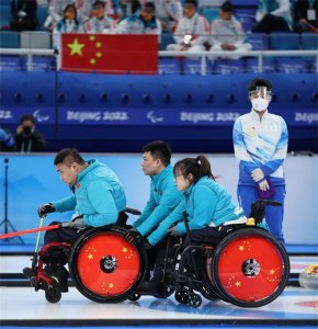 ​（新华全媒+·北京冬残奥会）轮椅冰壶——“你的身后有我，放心”