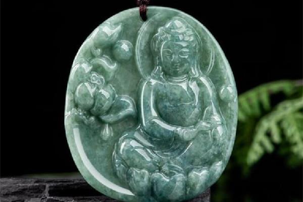 豆种翡翠有几种颜色 豆种翡翠有紫色的吗 豆种翡翠有几种颜色 豆种翡翠有紫色的吗