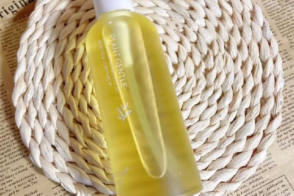 卸妆油用了还要用洗面奶吗 卸妆油用什么洗掉 卸妆油用了还要用洗面奶吗 卸妆油用什么洗掉