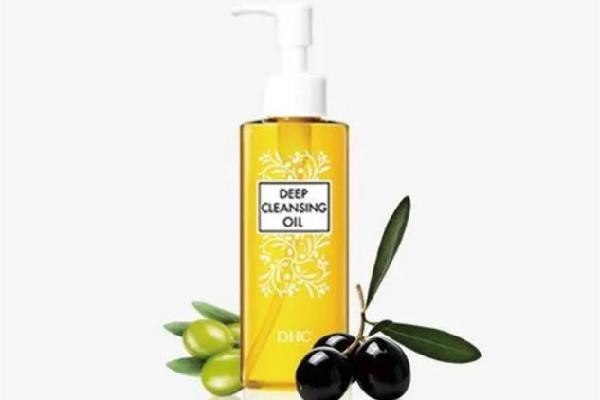 卸妆油用了还要用洗面奶吗 卸妆油用什么洗掉 卸妆油用了还要用洗面奶吗 卸妆油用什么洗掉