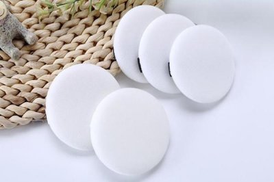 ​粉扑能用吹风机吹干么 粉扑能用卸妆水洗吗