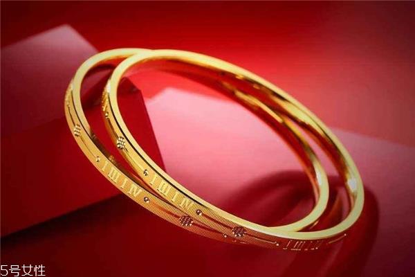 黄金手镯可以戴右手吗 容易磨损 黄金手镯可以戴右手吗 容易磨损