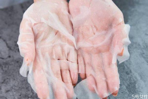 长痘痘应该敷什么面膜 长痘痘敷什么面膜好 长痘痘应该敷什么面膜 长痘痘敷什么面膜好