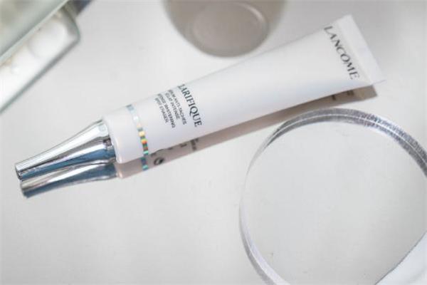 兰蔻极光精华怎么样 兰蔻极光精华好用吗