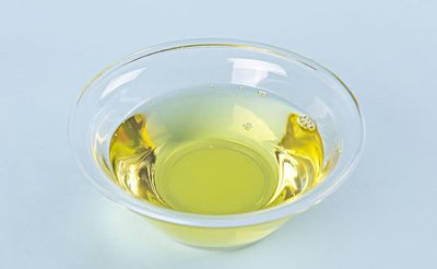 ​橄榄油每天涂脸可不可淡斑保湿祛细纹