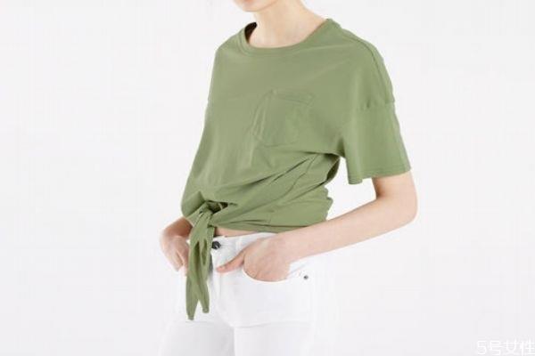 圆领t恤衣领大了怎么改小 t恤怎么洗领子不变形 圆领t恤衣领大了怎么改小 t恤怎么洗领子不变形
