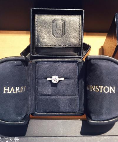 钻戒可以换戒托吗？钻戒的戒托能换吗？