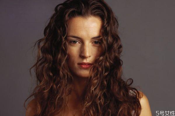 羊毛卷多久会直 烫完羊毛卷可以软化掉吗 羊毛卷多久会直 烫完羊毛卷可以软化掉吗