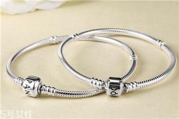 潘多拉蛇骨链多少钱 串起你的少女心 潘多拉蛇骨链多少钱 串起你的少女心