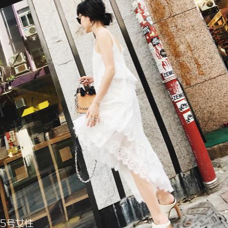 小白裙怎么搭配?小白裙搭配技巧 小白裙怎么搭配?小白裙搭配技巧