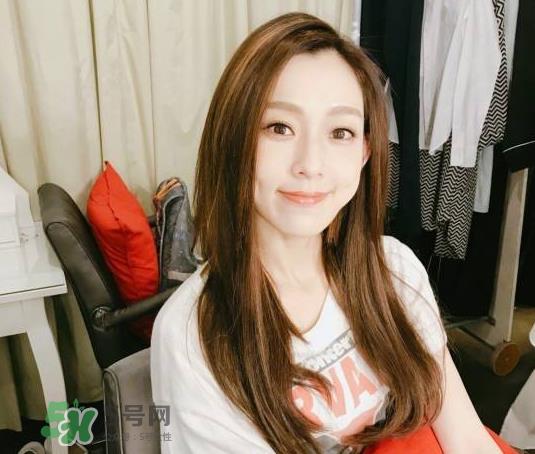 英树范玮琪签名限量版口红套盒多少钱_怎么样_口红色号 英树范玮琪签名限量版口红套盒多少钱_怎么样_口红色号