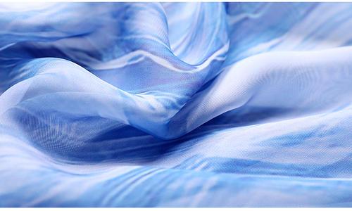 雪纺上衣的搭配(让你这个夏天时髦又吸睛)(2)