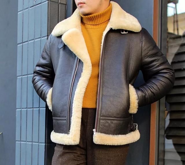 咖啡色搭配什么颜色,咖啡色裤子配什么颜色上衣?图5