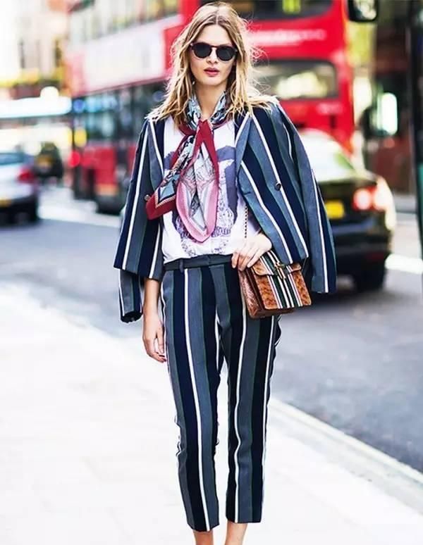 如何搭配丝巾,如何搭配丝巾?图7